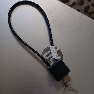 Gun cable lock with 2 keys and instructions black new
